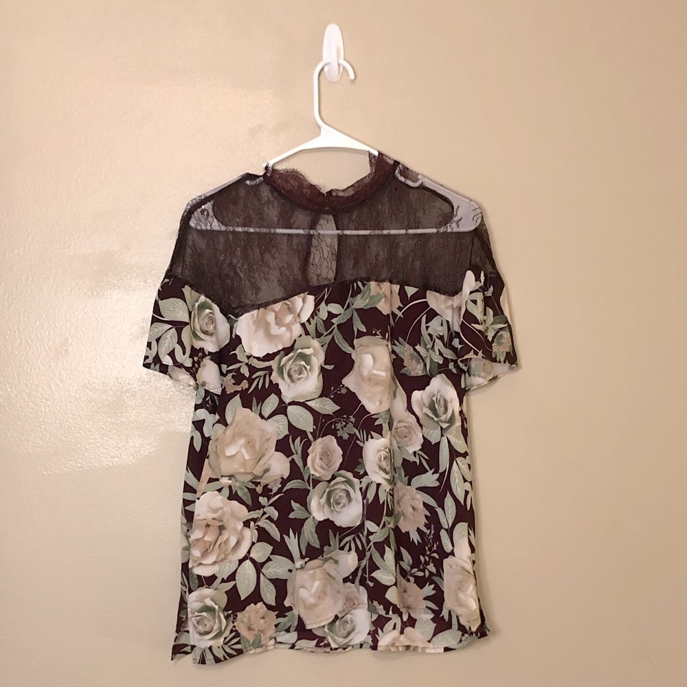 Floral & Lace Shortsleeved Blouse